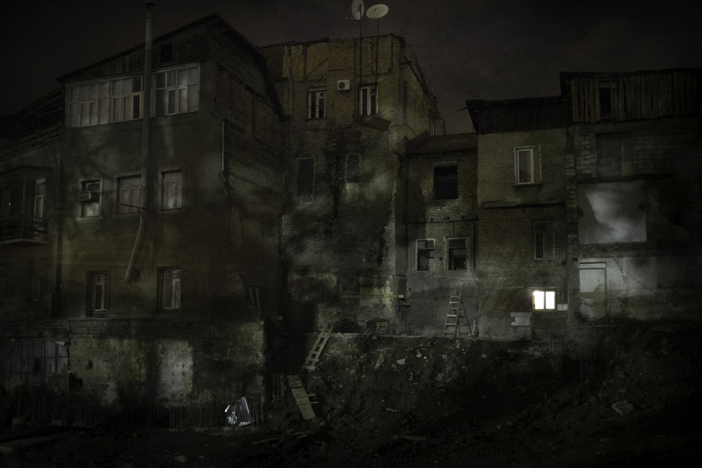 ALISA RESNIK: ON THE NIGHT THAT WE LEAVE