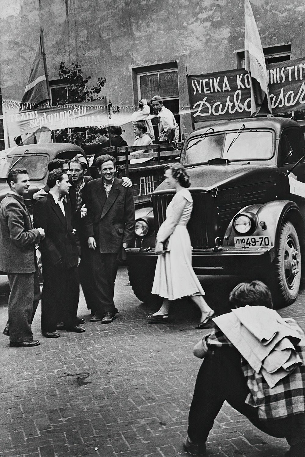 ANTANAS SUTKUS: STREET LIFE