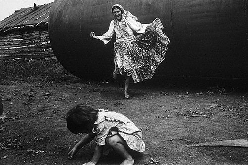 LJALJA KUZNETSOVA: SHAKING THE DUST OF AGES (Aperture)