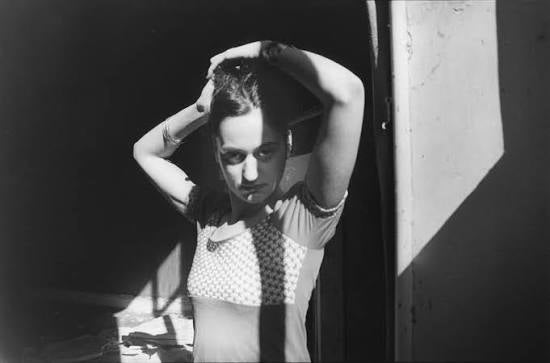 GABRIELLE DUPLANTIER: PÂLE