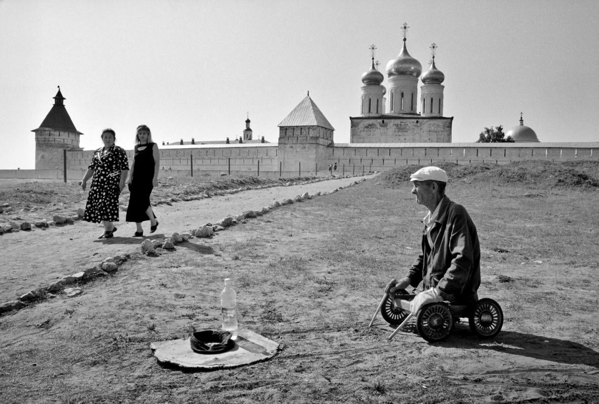 DANA KYNDROVÁ: RUSOVE/RUSSIANS (signed)