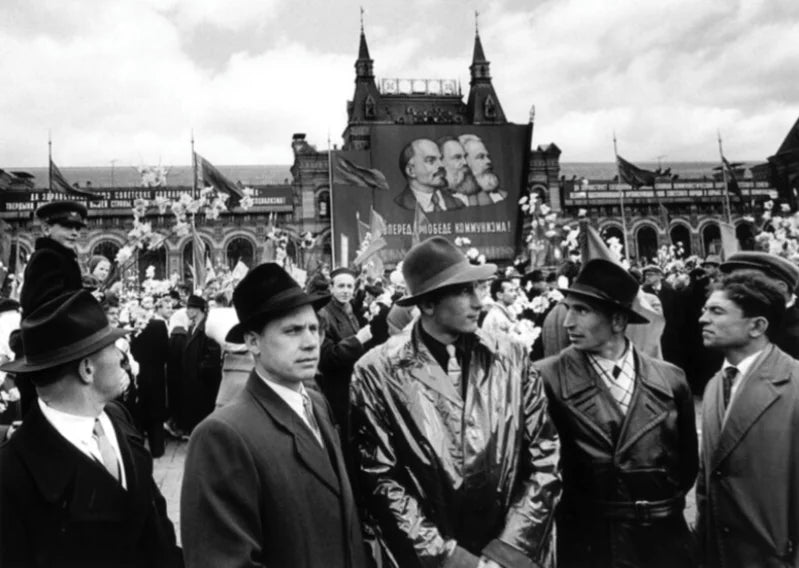 WILLIAM KLEIN : MOSCOW (NO DUST JACKET/FAIR CONDITION)