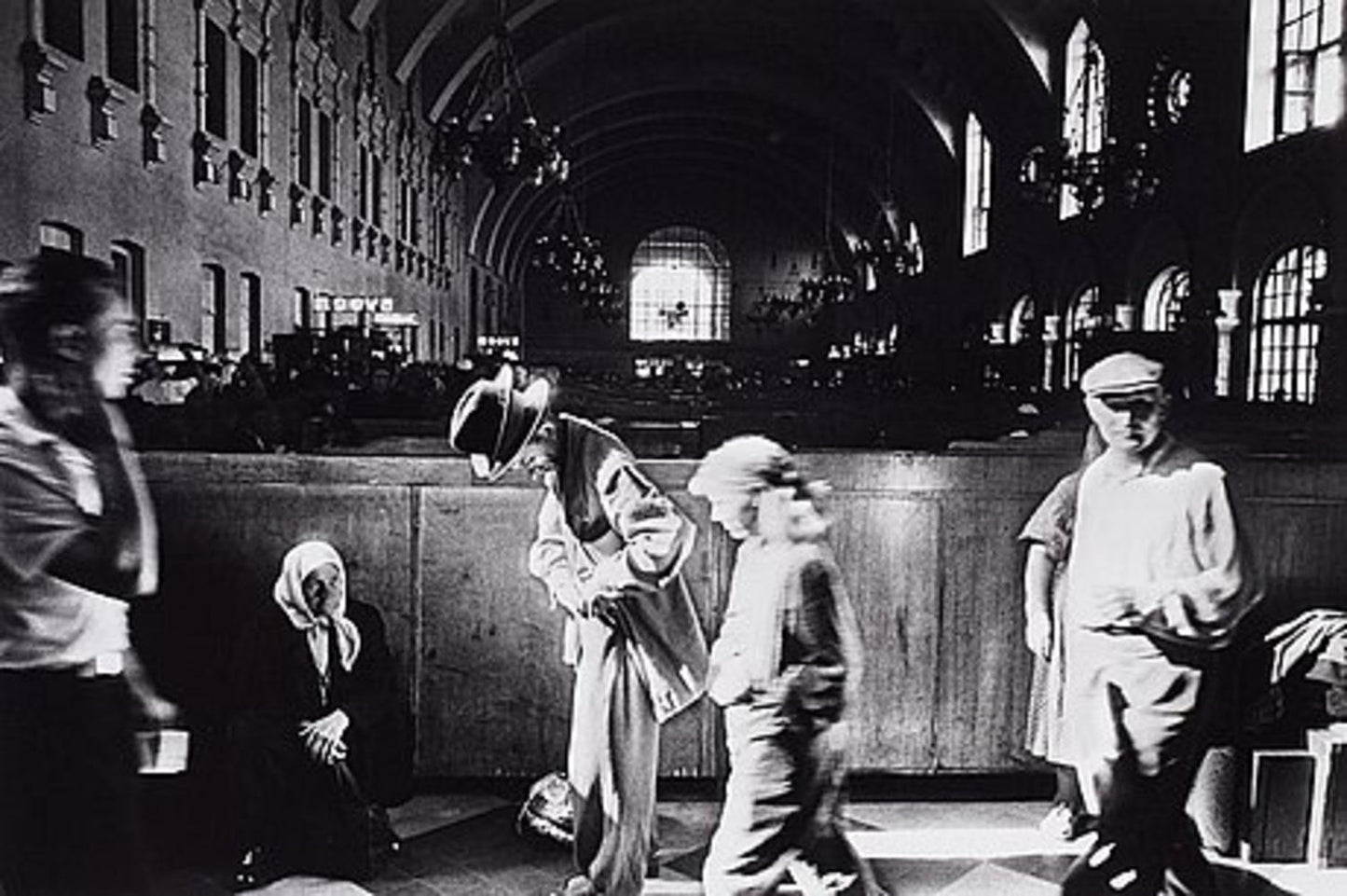 WILLIAM KLEIN : MOSCOW (NO DUST JACKET/FAIR CONDITION)