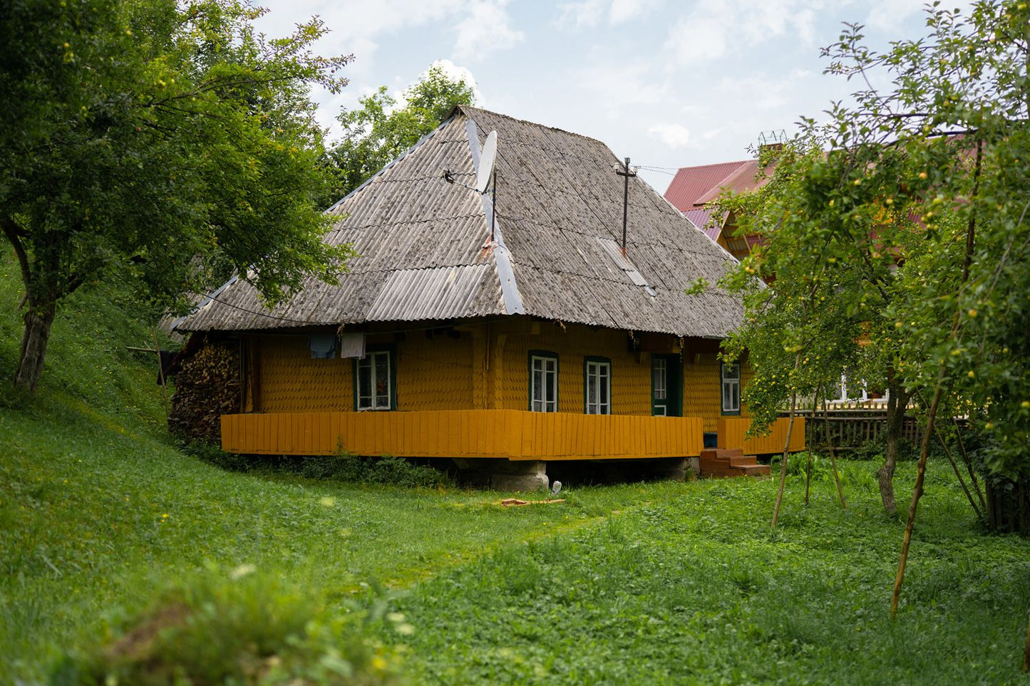 ANNA ILCHENKO AND SVITLANA OSLAVSKA: OLD KHATA PROJECT