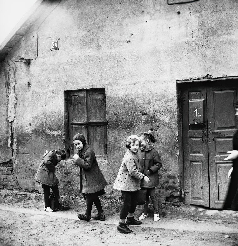 ANTANAS SUTKUS: STREET LIFE