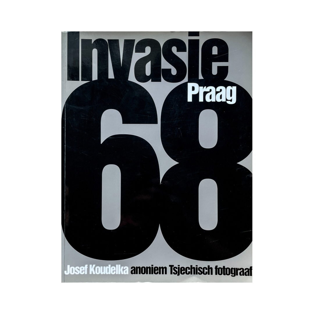 JOSEF KOUDELKA: INVASIE PRAAG (dutch edition,preowened)